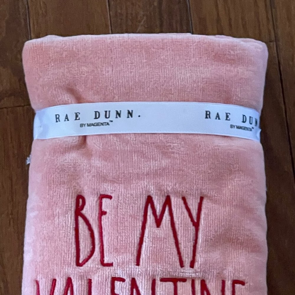 New Rae Dunn by Magenta Pink Be My Valentine Hand Towel Set - Picture 9 of 10